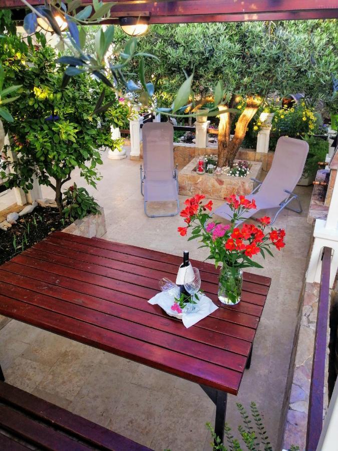 T&D Apartmani พูลา ภายนอก รูปภาพ