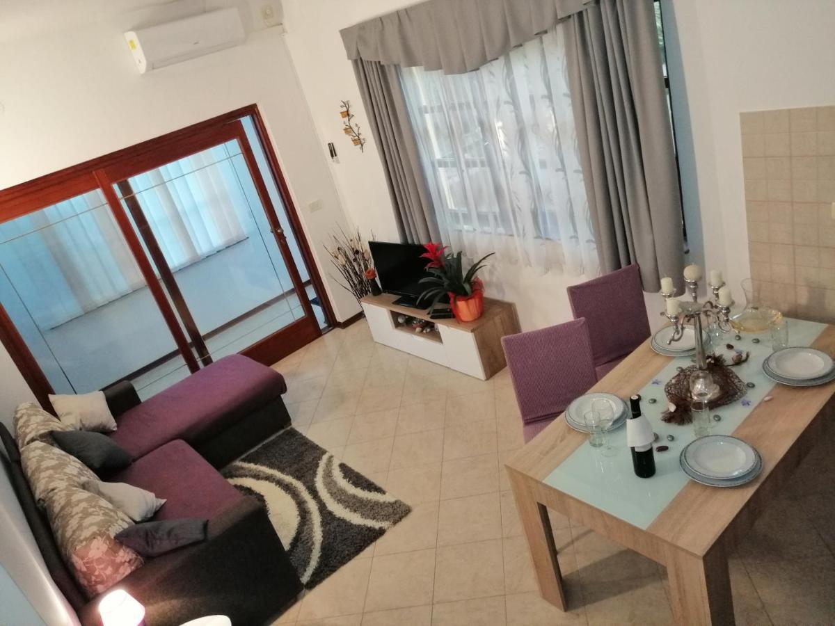 T&D Apartmani พูลา ภายนอก รูปภาพ