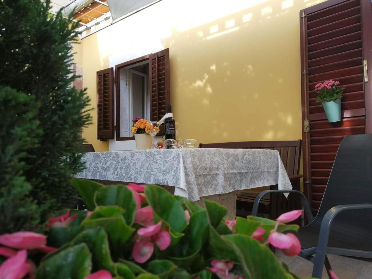 T&D Apartmani พูลา ภายนอก รูปภาพ