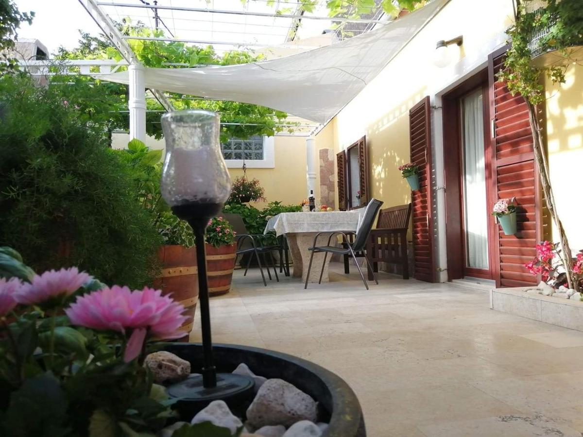 T&D Apartmani พูลา ภายนอก รูปภาพ