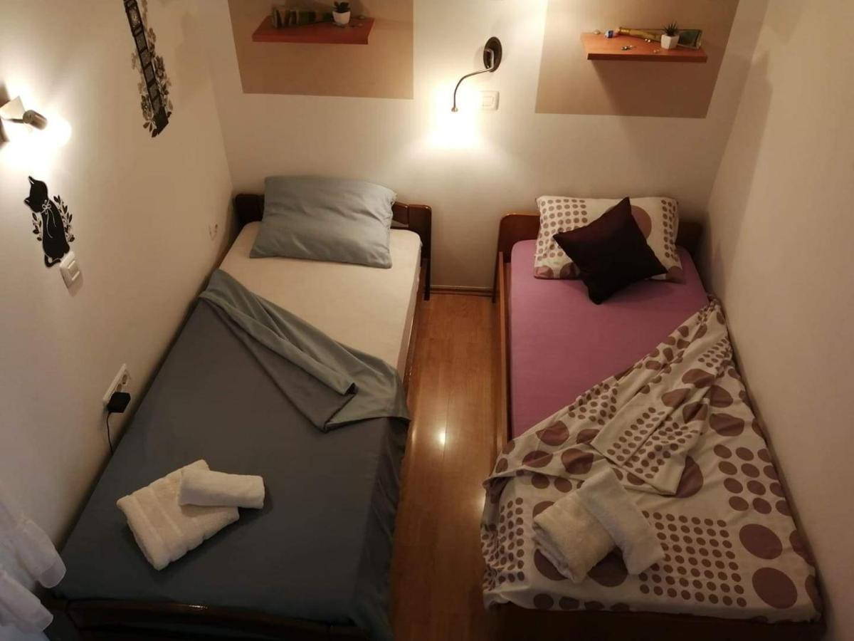 T&D Apartmani พูลา ภายนอก รูปภาพ