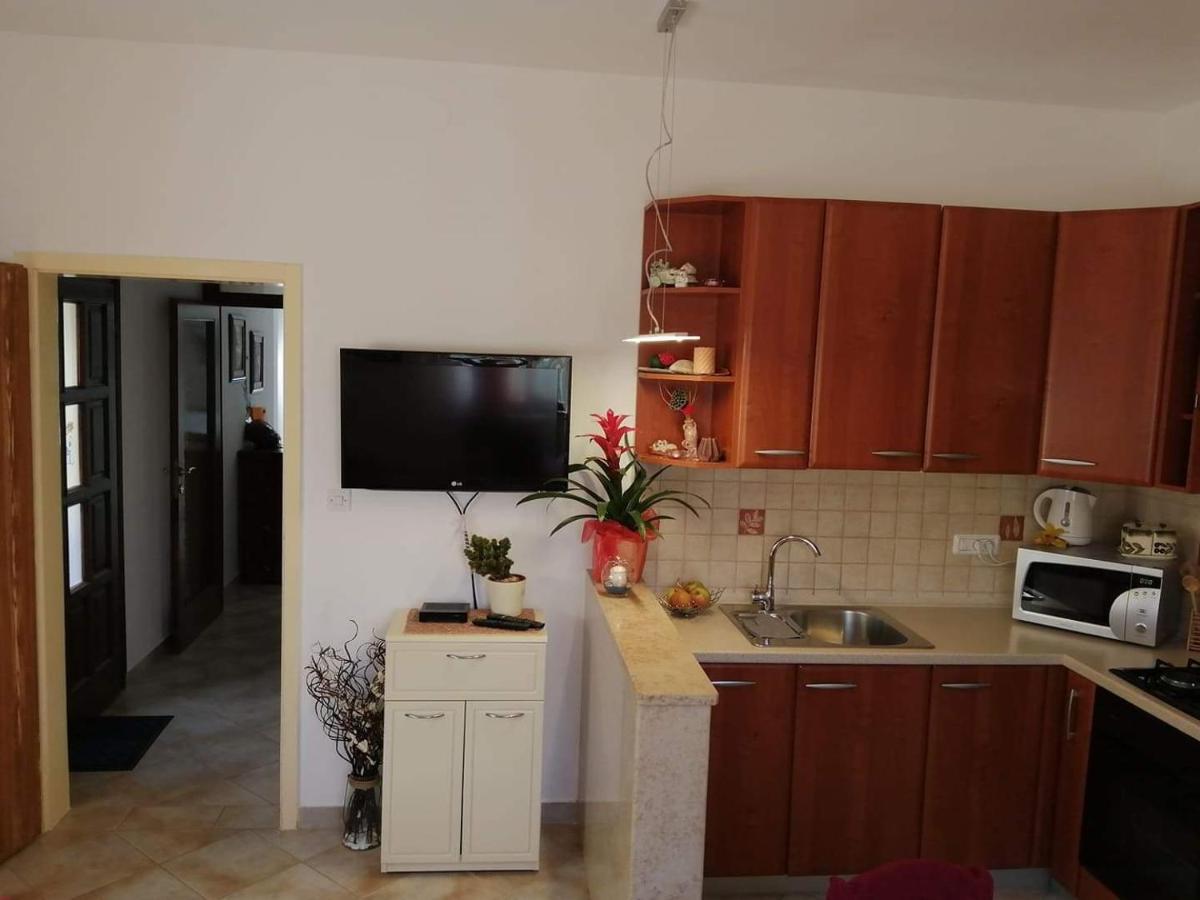 T&D Apartmani พูลา ภายนอก รูปภาพ