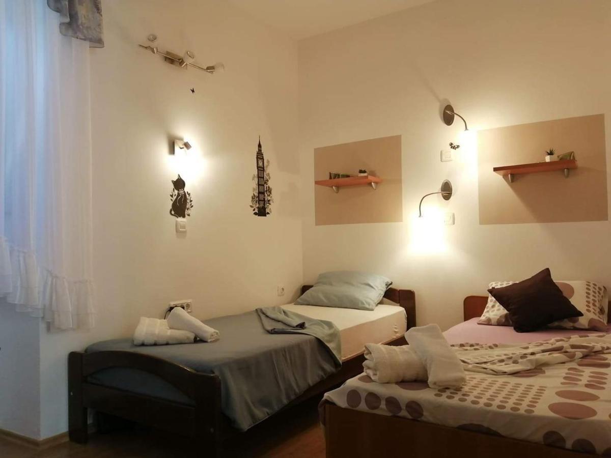T&D Apartmani พูลา ภายนอก รูปภาพ
